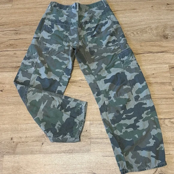Citizens of Humanity Camo Cargo Pant Size 28 Like New Condition - Picture 4 of 7